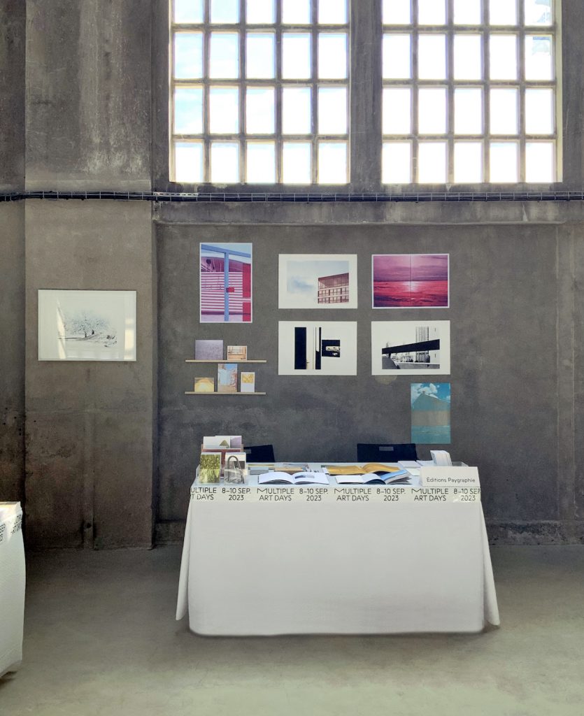 Table et mur présentée lors du salon MAD #8 à la Fondation Fiminco du 8 au 10 septembre 2023