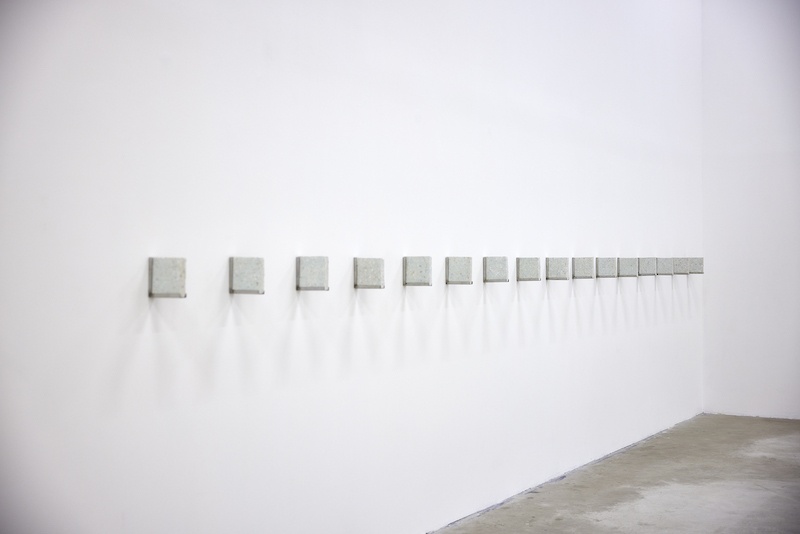 Apolline DUCROCQ, vue de l’exposition "Les Îlots bleus", 2024, Frac Grand Large, Dunkerque © Photo : Paul Tahon