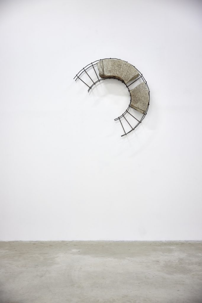 Apolline DUCROCQ, vue de l’exposition "Les Îlots bleus", 2024, Frac Grand Large, Dunkerque © Photo : Paul Tahon